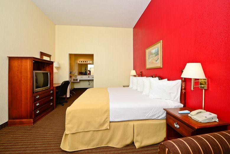 Manchester Heritage Inn & Suites Zewnętrze zdjęcie