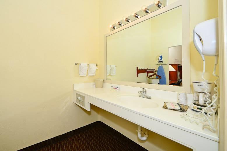 Manchester Heritage Inn & Suites Zewnętrze zdjęcie